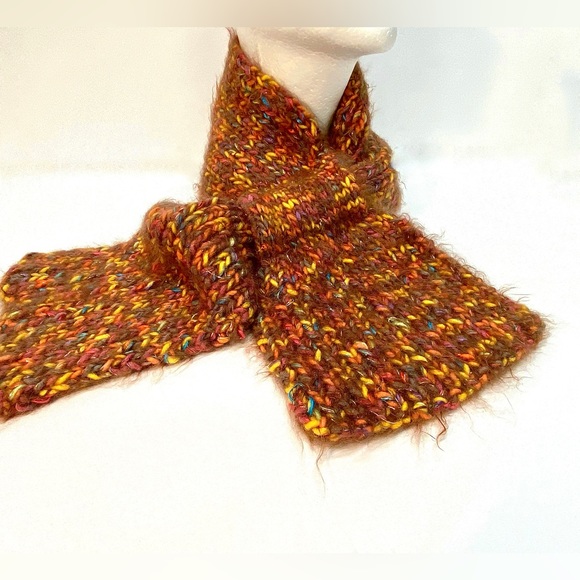 NWT Hand Knit Thick Chunky and Soft Thread Through Scarf in Autumn Colors - Picture 5 of 10